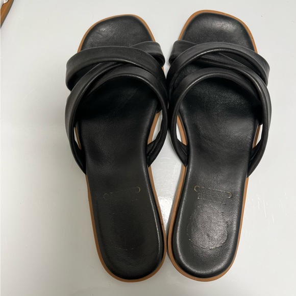 Vince Camuto Sandal - Picture 2 of 3